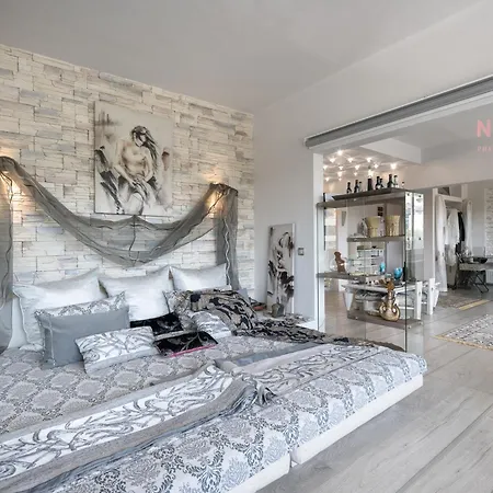 Sunflight, Nilie Hospitality Mgmt Apartment